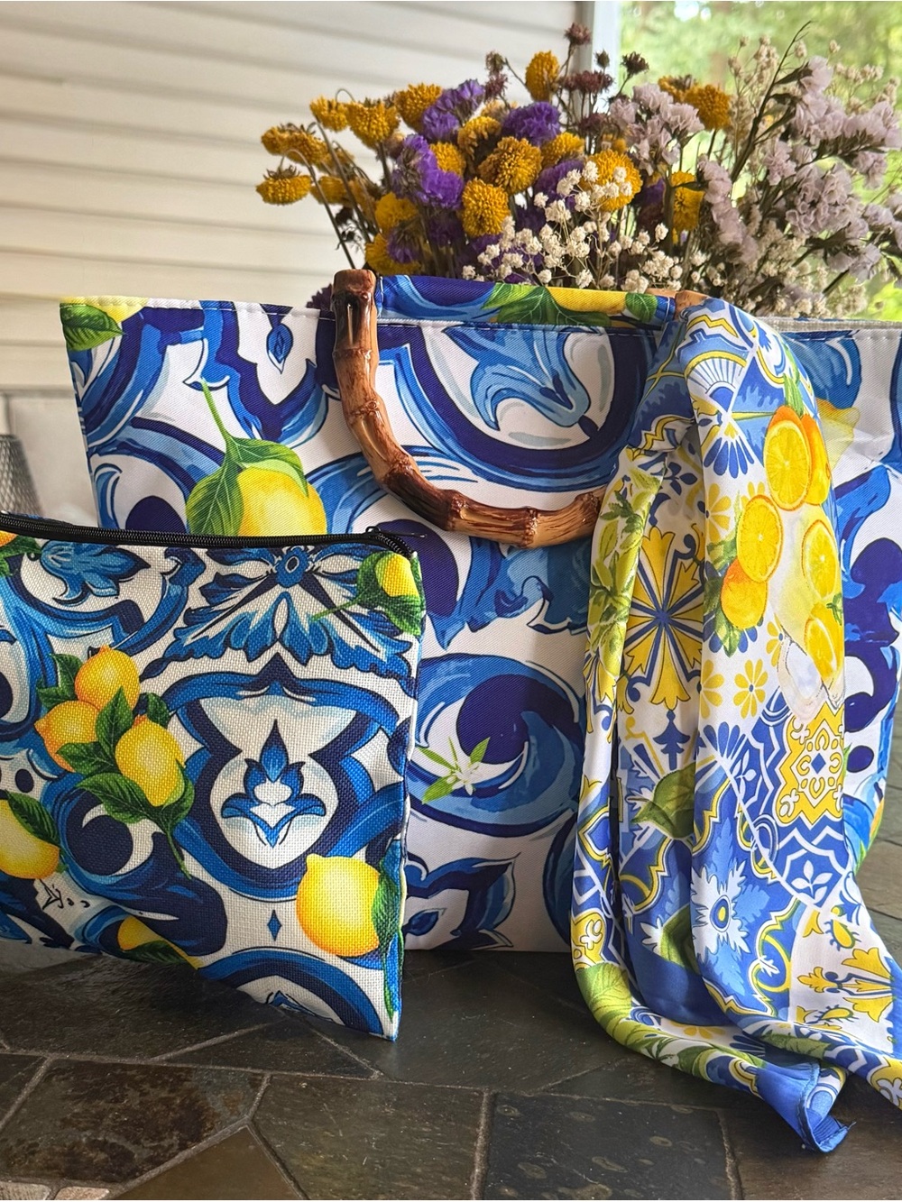 Amalfi Coast Style Handbag w/ coordinating linen makeup case & scarf.